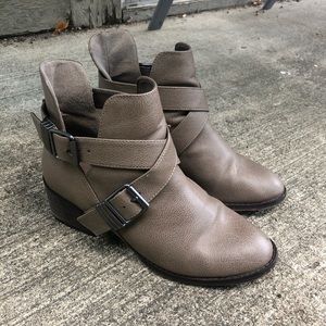 ✨SALE Charlotte Russe Tan Ankle Boots, 9.5